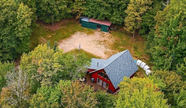 Cozy 1-bedroom house in Lake Clear