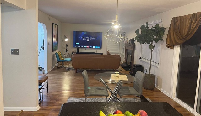 Cozy 1-bedroom house in lovely Avon with WiFi, AC
