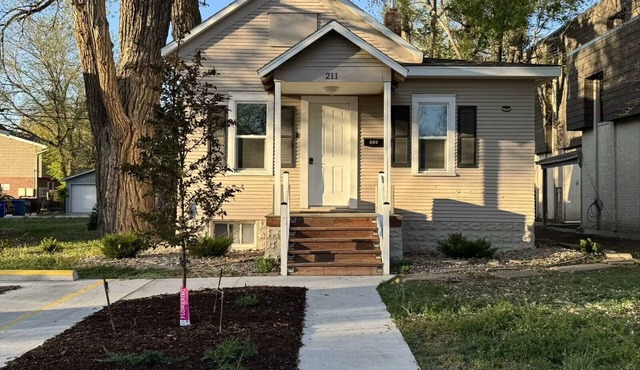 Cozy 1-bedroom house in serene Hays with AC