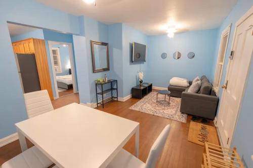 Cozy 1-Bedroom House in Tranquil Skokie With Free Parking