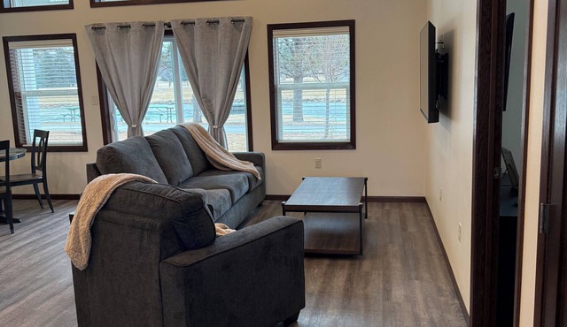 Cozy 1-bedroom house in beautiful Brookings on the walking trail