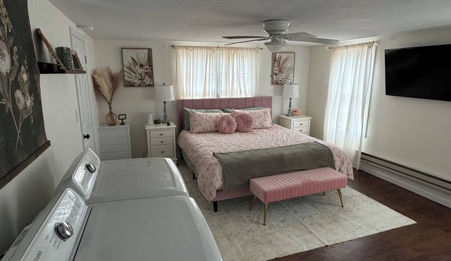 Cozy 1-bedroom house with AC and WiFi in charming Farmington