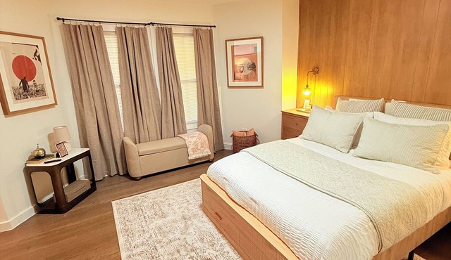 Cozy 1-bedroom house in beautiful Hempstead with AC