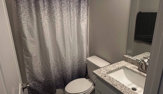 Cozy 1-bedroom house with WiFi, AC in welcoming Bowling Green!