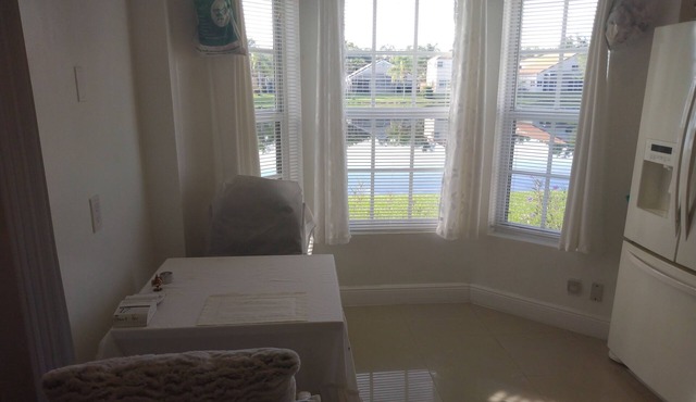 Cozy 1-bedroom house with AC and WiFi in pleasant Weston