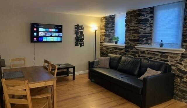 Cozy 1-bedroom in Bauer Terrace next to Citadel