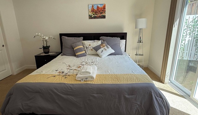 Cozy 1-bedroom in Dublin with AC
