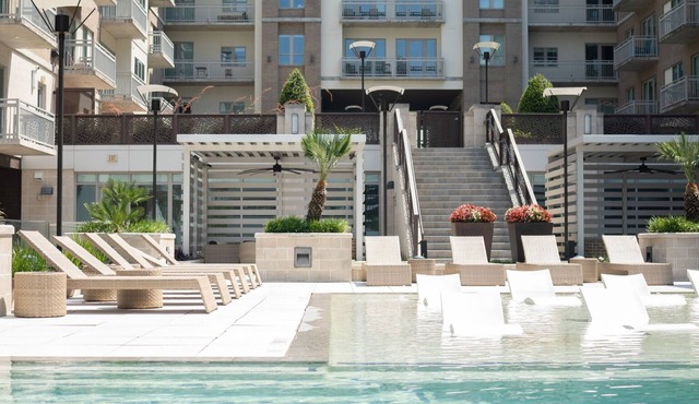 Cozy 1-bedroom in enjoyable Houston with fitness room, WiFi, Pool, Balcony