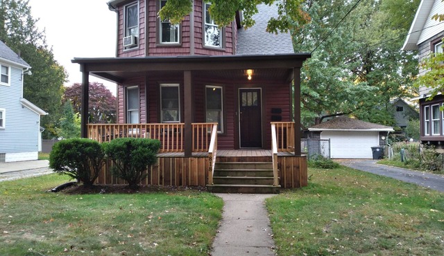 Cozy 1 Bedroom in Highland Square, pets welcome!