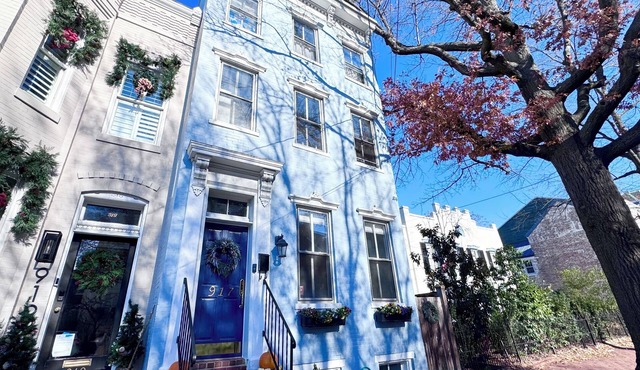 Cozy 1-bedroom in Old Town center with kitchenette & parking pass