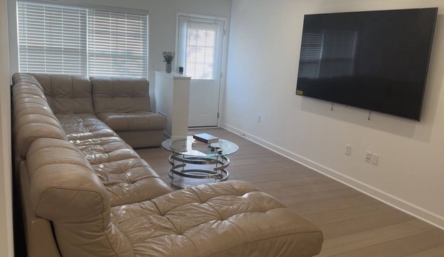 Cozy 1-bedroom in 3 bedrooms with shared bathroom.