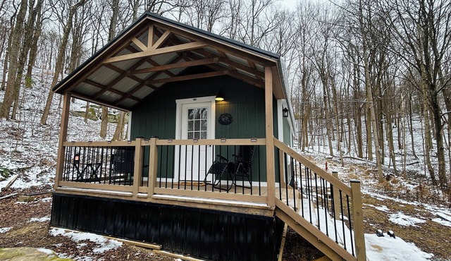 Cozy 1-bedroom lodge in adorable Cheshire with AC