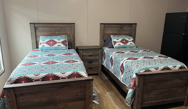 Cozy 1-bedroom lodge with AC in soothing Sweeny