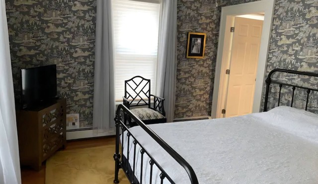 Cozy 1-bedroom lodging in Westfield's Historic YWCA -Queen size bed