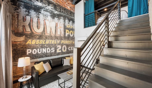 Cozy 1-bedroom loft apartment with AC and WiFi in charming Wabash