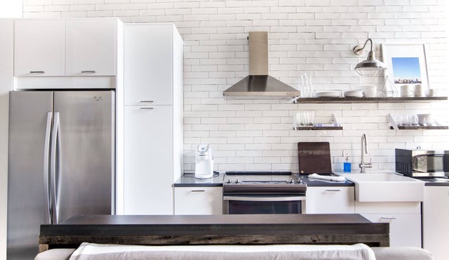 Cozy 1 bedroom Loft in the Heart of Downtown! (Loft 201)