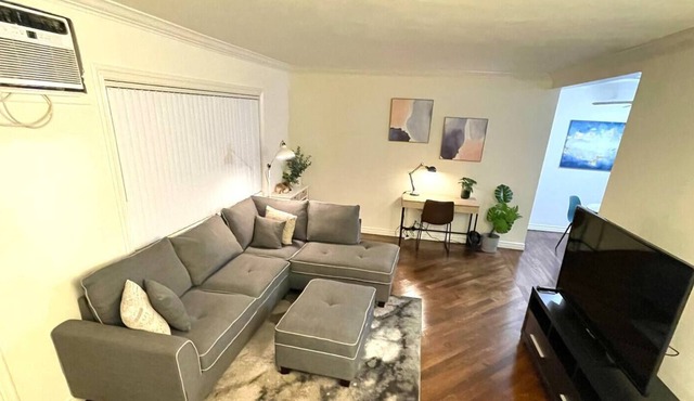 Cozy 1 Bedroom minutes from Glendale Galleria