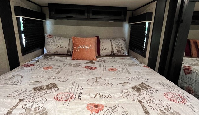 Cozy 1-bedroom mobile home in beautiful Spring Hill with AC