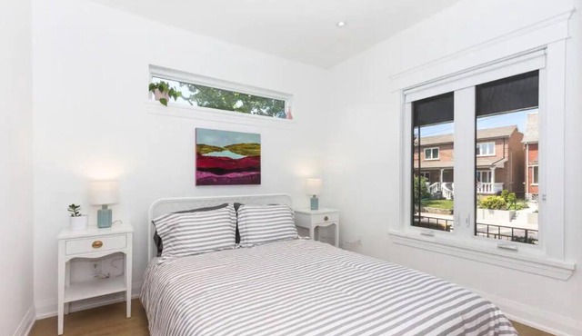 Cozy 1 Bedroom near Downtown Toronto