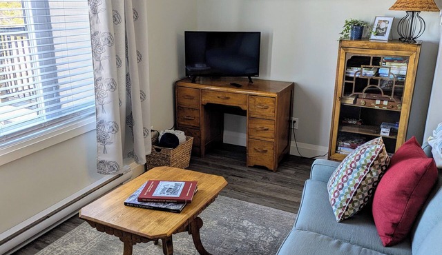 Cozy 1 bedroom on Brighton Bay