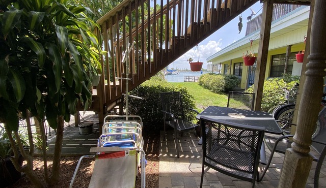 Cozy 1 bedroom on the water!Apt.#2