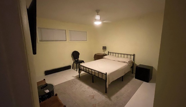 Cozy 1-bedroom only in shared apartment with AC, WiFi in welcoming Norfolk