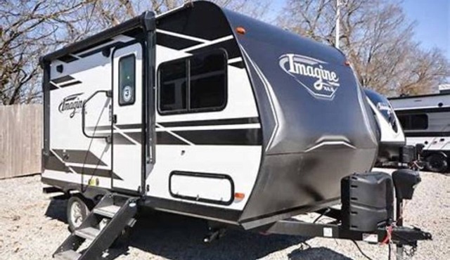 Cozy 1-bedroom recreational vehicle in lovely Austin with AC
