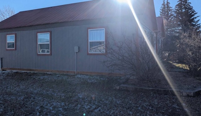 Cozy 1-bedroom remodeled railroad house