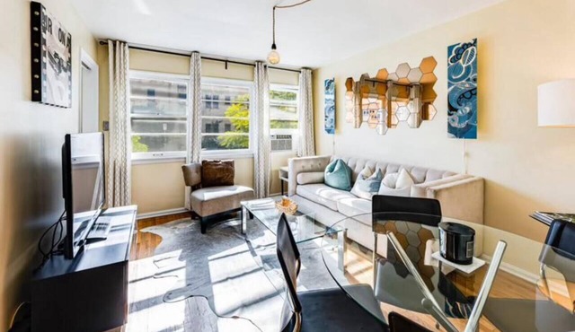 Cozy 1-Bedroom Retreat LA