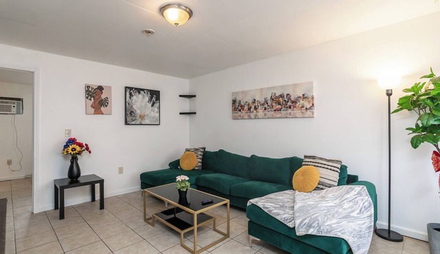 Cozy 1-Bedroom Retreat in Dayton: Perfectly Located Near 3 Top Hospitals!