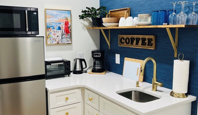 Cozy 1-bedroom room with a view apartment in charming Lewes with WiFi, AC