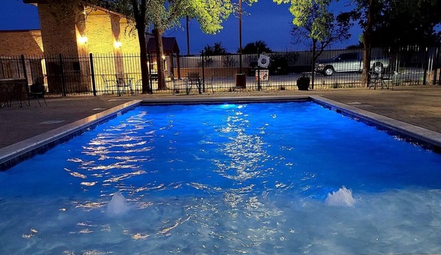 Cozy 1-Bedroom RV Retreat with Pool Access