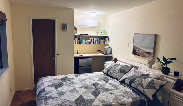 Cozy 1-bedroom stay in adorable Atascadero close to lake park and zoo.
