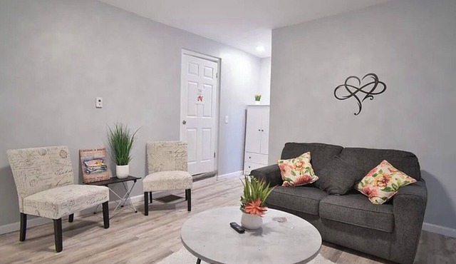 Cozy 1-bedroom studio in Spencerport with AC