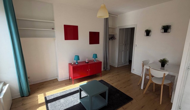 Cozy 1-bedroom studio in nice Angers with AC
