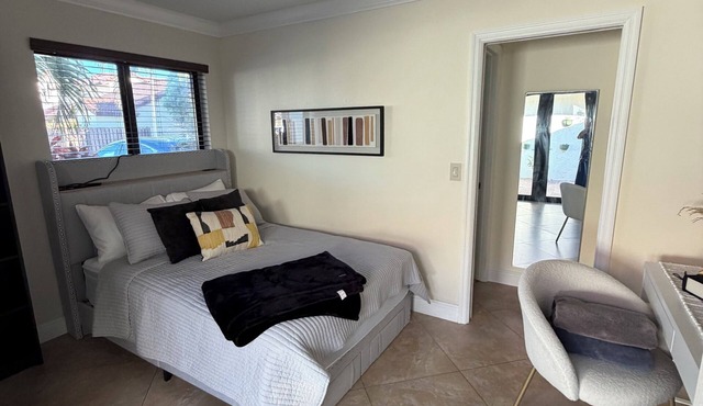 Cozy 1-bedroom studio in marvelous Miami with AC