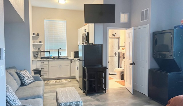 Cozy 1-bedroom studio in superb Ocala with AC comfort