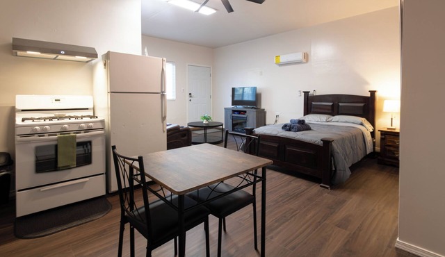 Cozy 1-bedroom STUDIO in Tulare