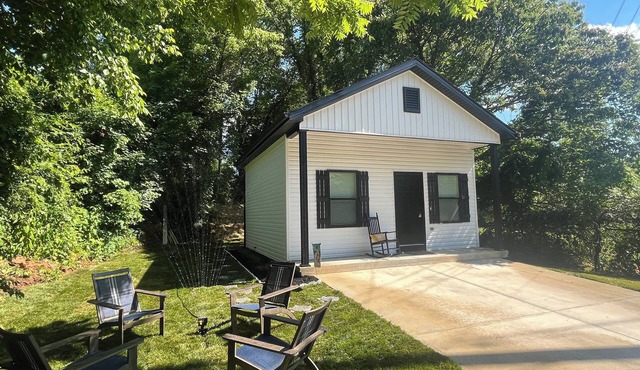 Cozy 1-bedroom Tiny House with WiFi, AC in beautiful Somerset
