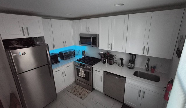Cozy 1-bedroom townhome in adorable Harrison with Backyard