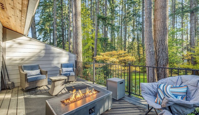 Cozy 1-bedroom townhome in awesome Canby with King bed