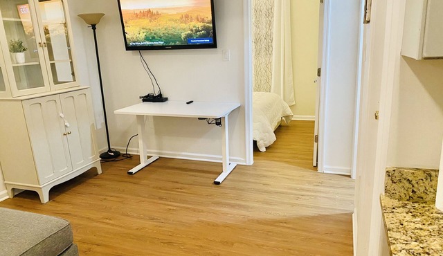 Cozy 1-bedroom unit in amazing Alexandria