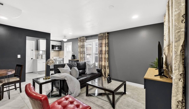 Cozy 1-bedroom apartment in beautiful Maryland Heights with AC