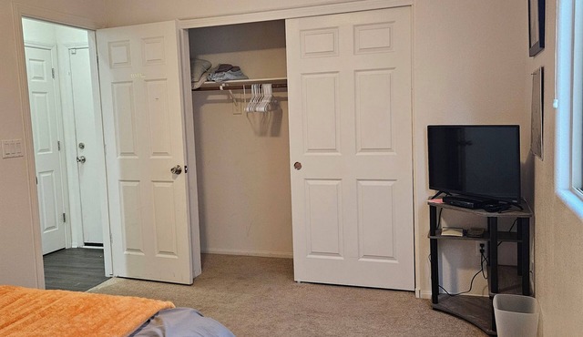 Cozy 1-Bedroom w/Shared Living Space