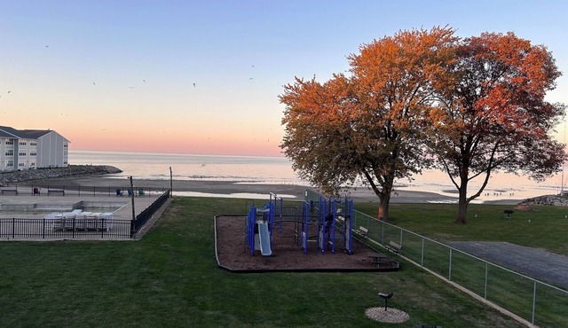 Cozy 1-bedroom waterfront condo in peaceful Port Clinton