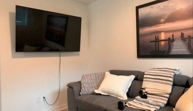 Cozy 1 BR Apt perfect for couple