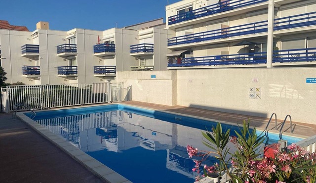 Cozy 1-BR + Cabin Apt, Pool, Parking, Close to Beach - Sleeps 4, Port Leucate