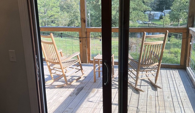 Cozy 1 BR Cabin + Sofa Bed - 9 miles to Bryant Denny Stadium!