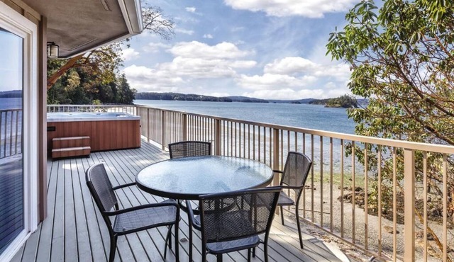 Cozy 1 BR condo in perfect Deer Harbor walk to harbor, hiking,& water acticities