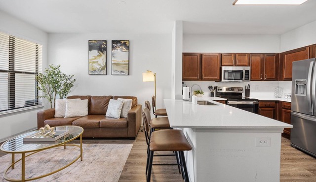 Cozy 1-BR Haven w/King Bed, Sofa Bed, Pool, Gym in Prime Frisco